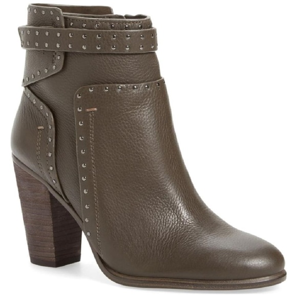 NEW Vince Camuto Faythes Leather Ankle Boot - Picture 1 of 8